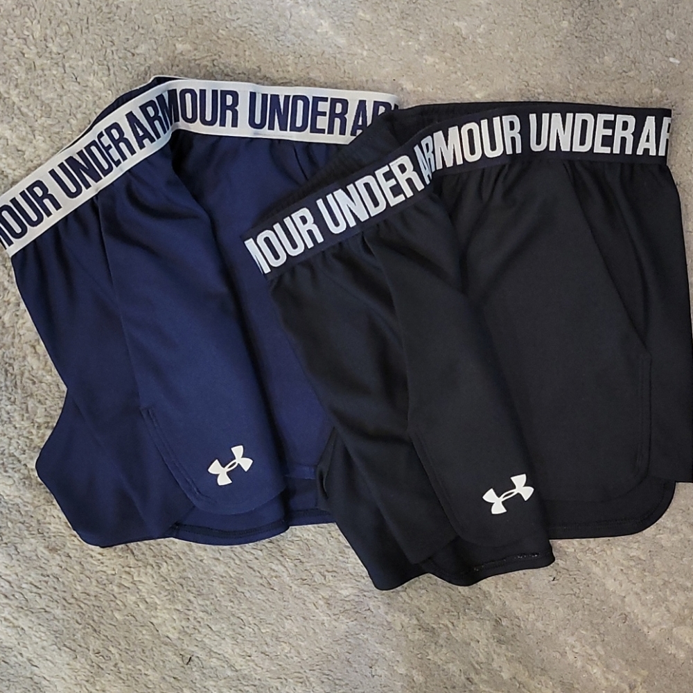 2 ✌ Under Armour Shorts w/ Pockets!